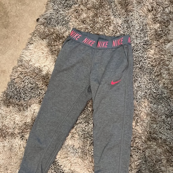 Nike joggers for women - Picture 2 of 3